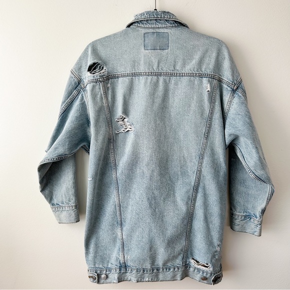 AE Oversized Boyfriend Denim Jacket Distressed Light Wash Women’s Size Small - Picture 8 of 15